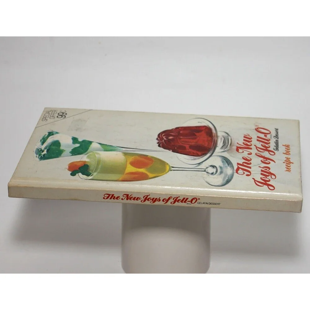 THE NEW JOYS OF JELLO Recipe Book Gelatin Dessert Hardback Cooking Vintage 1974